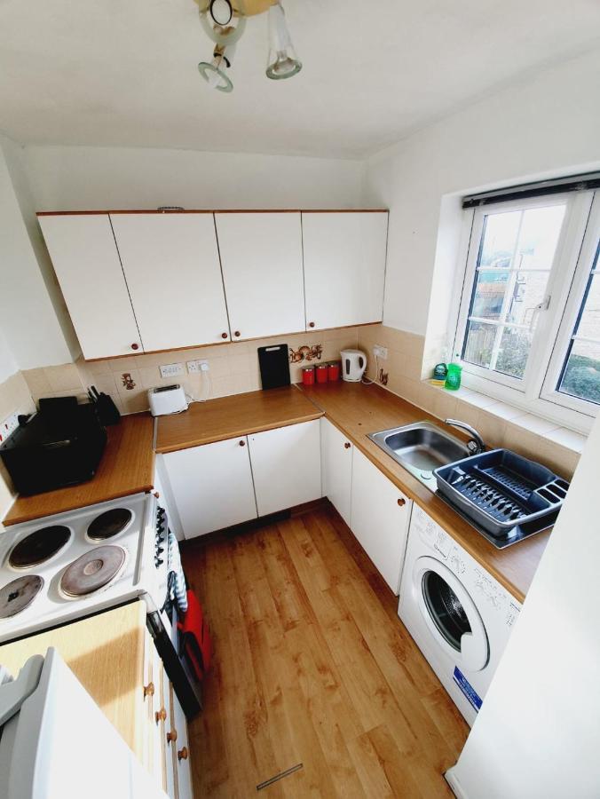 2 Bedroom Rayleigh Apartment 外观 照片